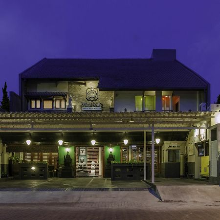 Dhanesvara Holistic Unique Homestay Wonotjolo Zewnętrze zdjęcie